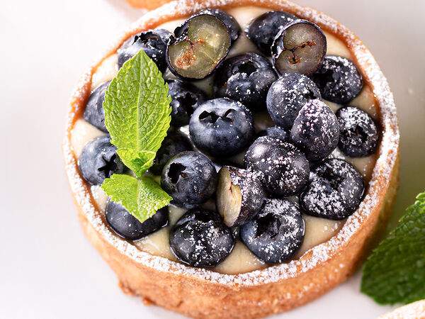 Урюк - Корзинка с голубикой