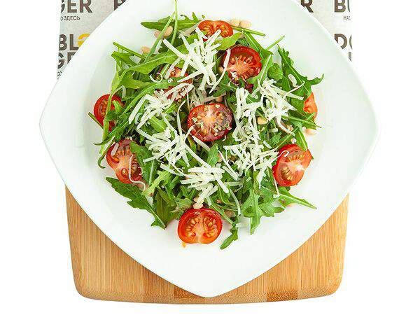 Double Burger - Салат с руколой и кедровыми орехами