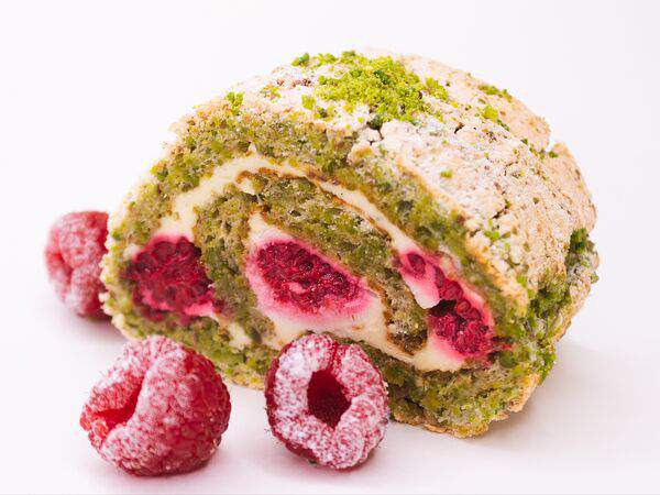 Бисквит - Фисташковый рулет с малиной