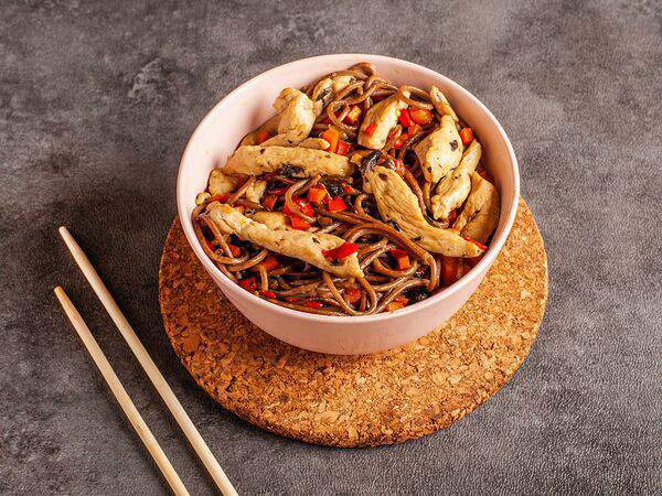 Фуджиями - Соба с овощами и курицей