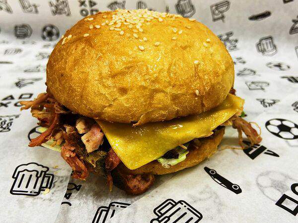 Плойка - Бургер с рваной свининой