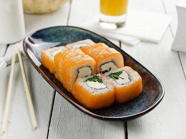 Фудзи - Ролл Филадельфия с зеленым луком