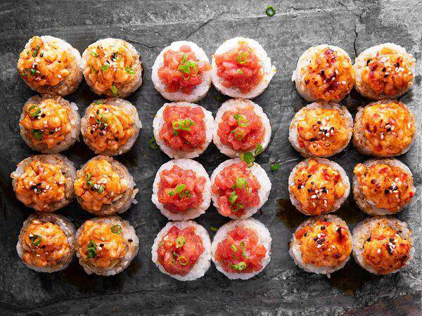 Godzilla sushi - Запечённый сет роллов