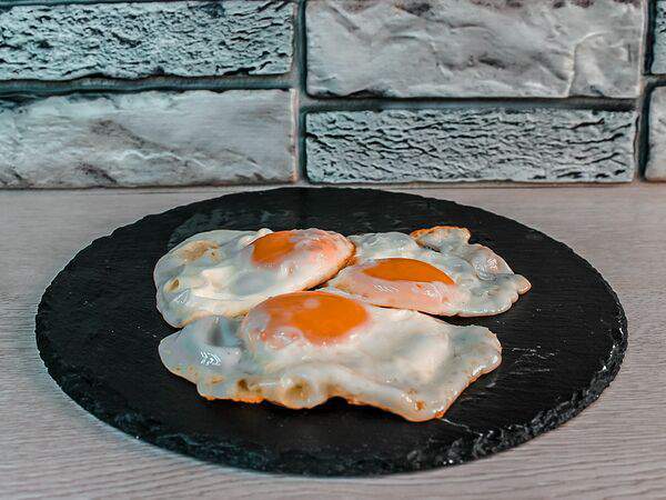 Bela Kava - Яичница из трех яиц