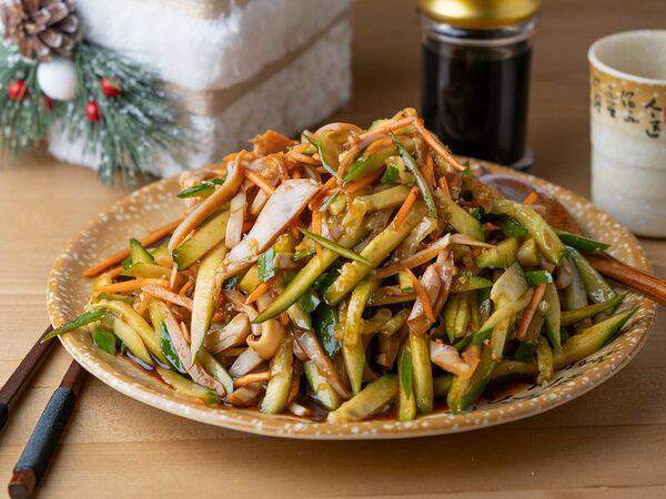 Chinchin - Салат из кальмара с овощами