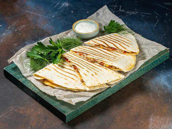 Тема Бар - Кесадилья с курицей