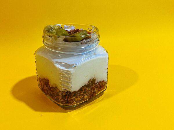 Кормим по-братски - Йогурт домашний с гранолой