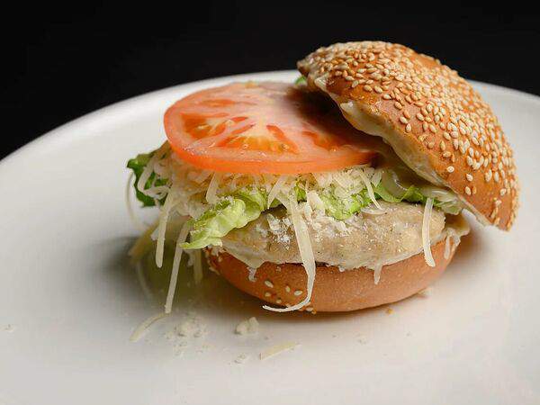 Урал Тау на Гоголя - Бургер Цезарь