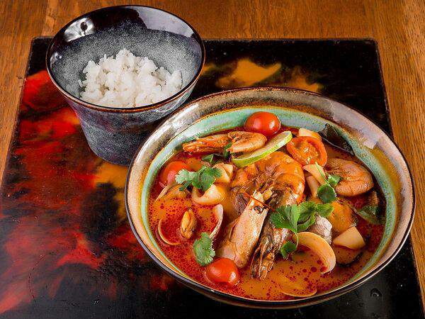 Рамен с уткой - Том Ям с морепродуктами