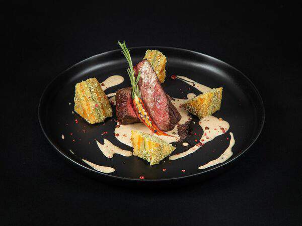 Fit appėtit - Стейк из говяжьей вырезки с гратеном из клубнеплодов