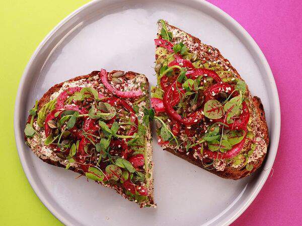 Avocado point - Брускетта с риетом из тунца