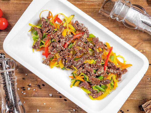 Bel Posto - Теплый салат с телятиной