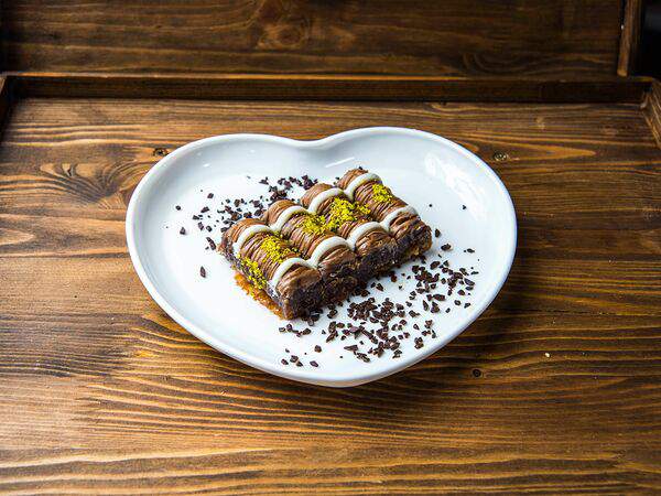 Восточная выпечка - Пахлава Бурма с грецким орехом в начинке и шоколадом