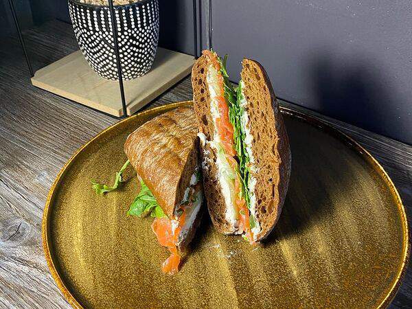 Gray House - Сэндвич с семгой