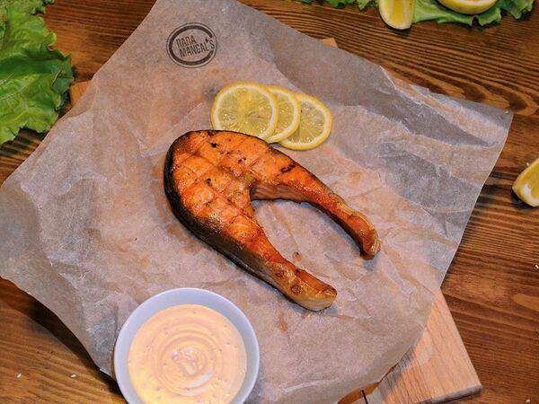 Папа Mangals - Стейк из форели на углях