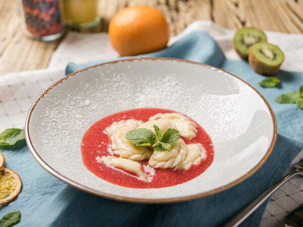 Сентропе - Вареники с клубничным пюре