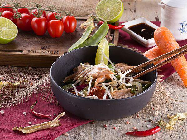 Premier & Only - Вок с нежным лососем