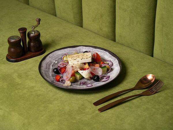 Roots - Салат овощной с греческим сыром