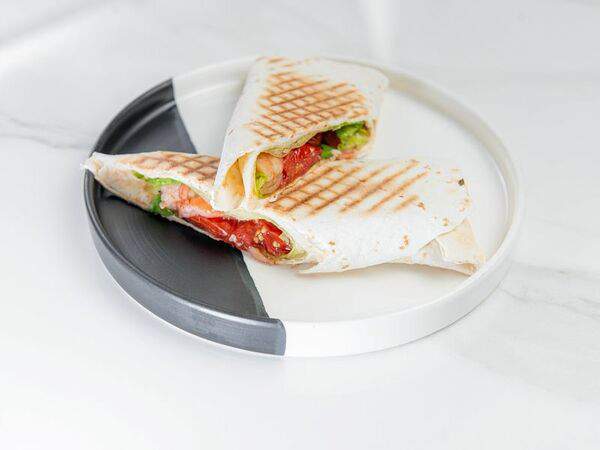 Воронка кофе и вино - Шримп-ролл с печеными томатами