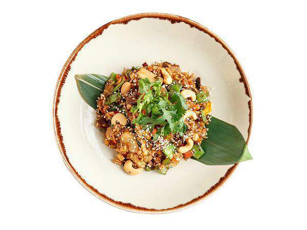 Меконг - Жареный рис с овощами, яйцом, кешью в устричном соусе