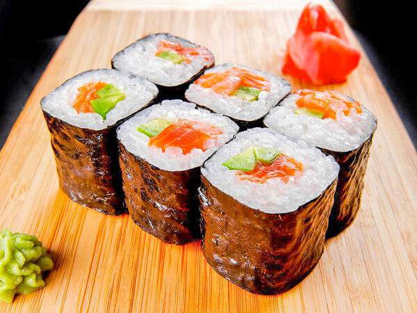 Gusto - Ролл Сяке Авокадо Маки