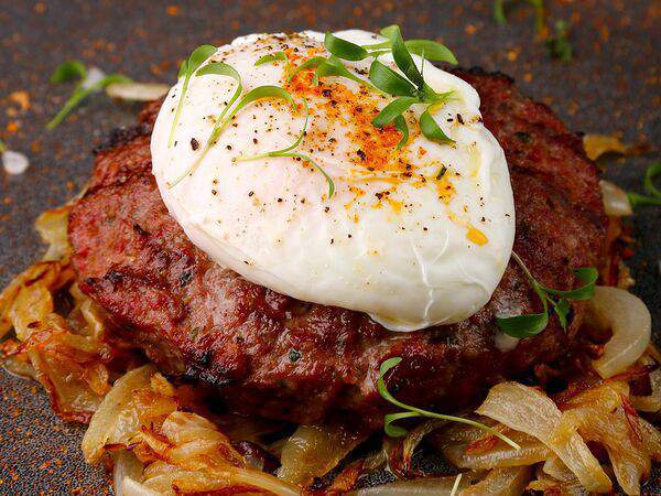 Чайхана 84 46 - Бифштекс из говядины с клюквенным соусом