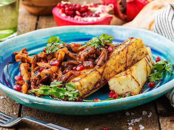 Пряности & Радости - Тушеный язык с грибами и грузинскими специями с обжаренным эларджи