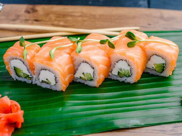 Oribu - Ролл Филадельфия с лососем