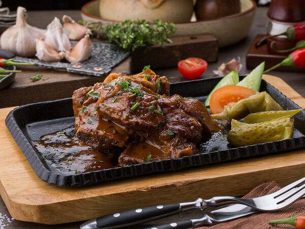 Вепрево колено - Говези ребра BBQ