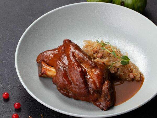 Oblaka - Свиная рулька с капустой