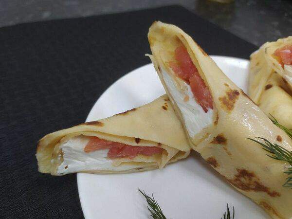 Tai bai - Блинчик с лососем и сливочным сыром