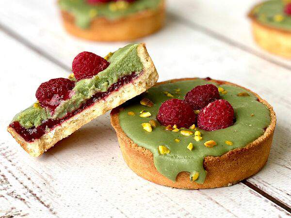 Delivery911 - Десерт Тарталетка фисташковая с малиной