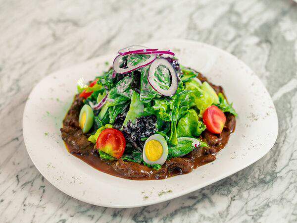 Городское кафе Дружба - Салат из вырезки конины в имбирном соусе