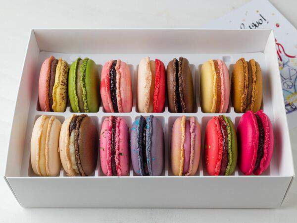 Bagatelle - Коробочка из 14 пирожных макарон от Mon Bon