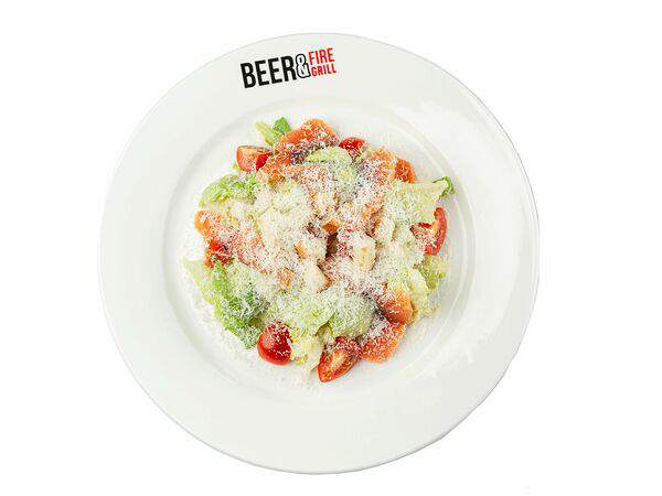 Beer & Fire Grill - Цезарь со слабосоленым лососем
