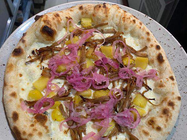 La villa - Пиццетта с картофелем и мясом