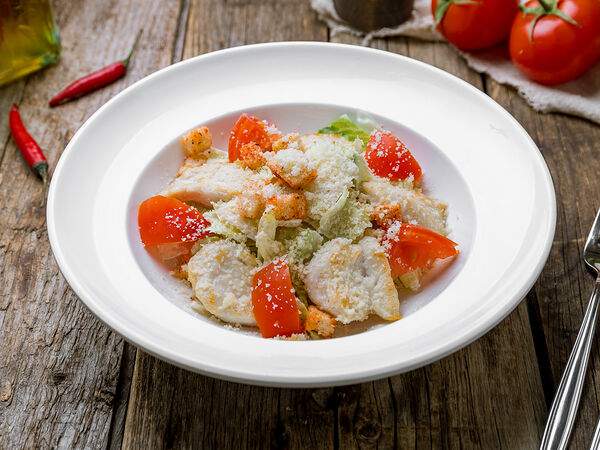 Pasta Cup and Pizza - Салат Цезарь с курицей