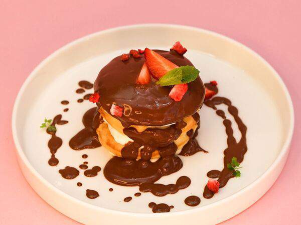 Sisters Coffee & Wine - Панкейки с молочным шоколадом