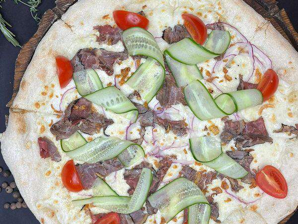 La villa - Пицца с пастрами