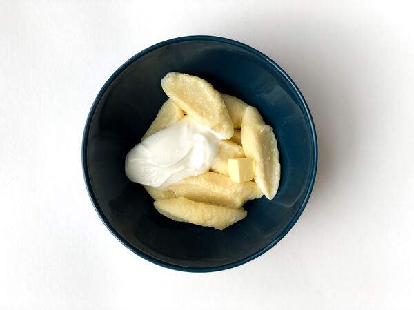 Cake me tender - Ленивые вареники со сметаной и сливочным маслом