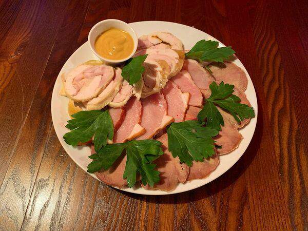 The Peashem - Мясная тарелка с куриным рулетом