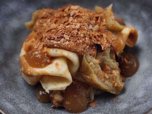 The Odi - Блинчики с яблоком и молочным муссом