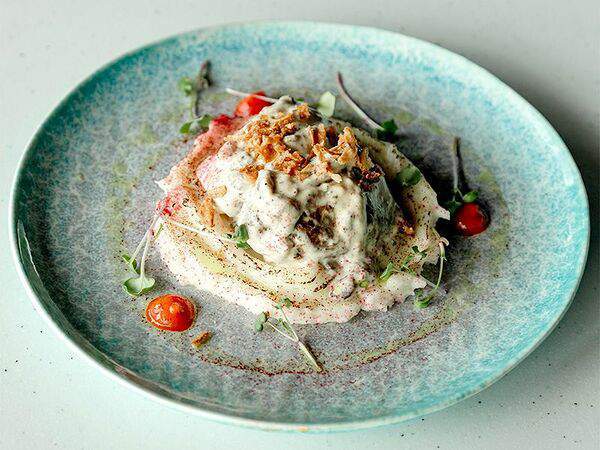 Утесов - Поросячьи медальоны под сливочным соусом со сморчками