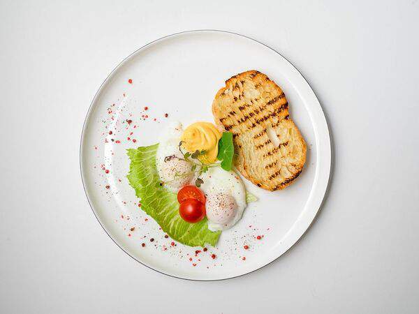 Гастромаркет The Eda - Яйцо пашот с соусом голландез