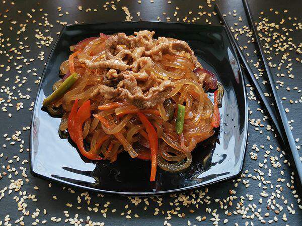 Wok & Sushi - Лапша Вок с курицей и овощами