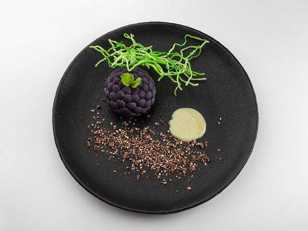 Пламя и вино - Ежевика с муссом из личи, желе Кола