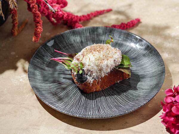 Breadway-cafe - Тартар из говядины на бриоши