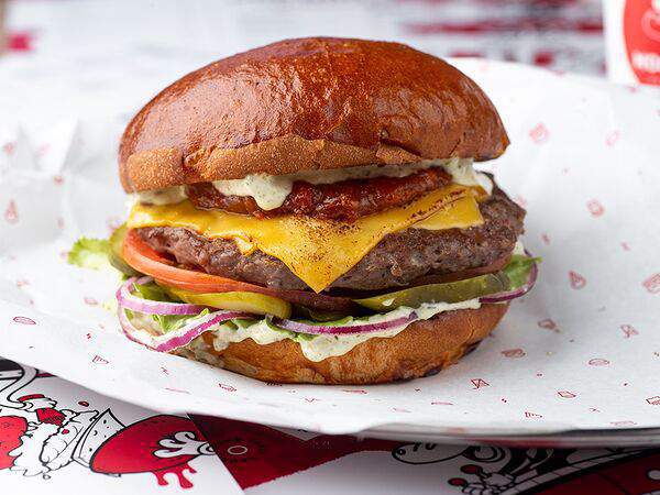 Moo Moo Burgers & Grill - Бургер Швейцарец Ореховый