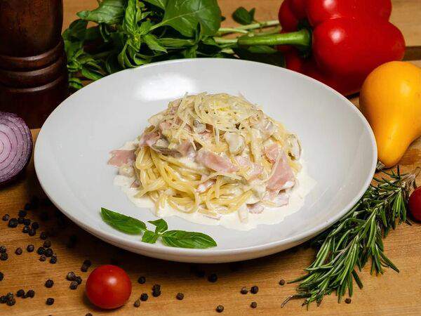 Луковка пиццерия Scrocchiarella - Тальолини с ветчиной и грибами