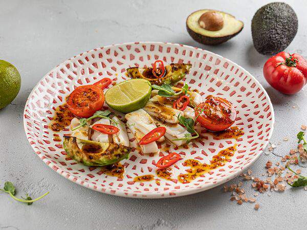 Fish Box - Кальмар на гриле с авокадо